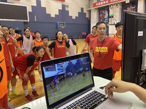 女籃比賽錄像最新，自然美景下的籃球之旅