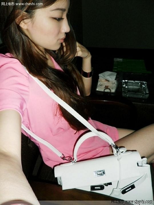 鄭州科技新品亮相，功能亮點(diǎn)與體驗(yàn)展示，遠(yuǎn)離色情內(nèi)容，感受科技魅力