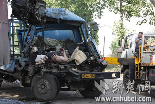 宜昌車禍新聞更新，應(yīng)對(duì)車禍?zhǔn)录牟襟E指南（適用于初學(xué)者與進(jìn)階用戶）