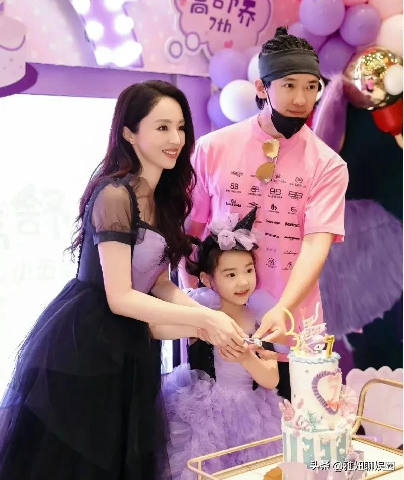 高云翔最新圖片，學(xué)習(xí)、變化與自信的舞臺(tái)風(fēng)采展示