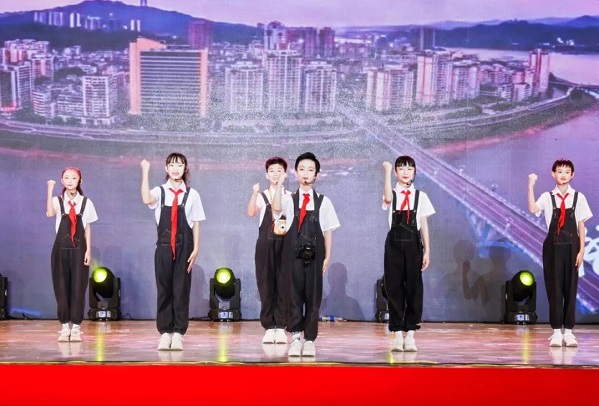 文化與時(shí)尚交融，最新廣場(chǎng)舞曲引領(lǐng)2024風(fēng)尚