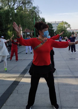 最新廣場舞火了，美了美了舞動風采