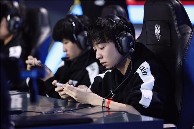 KPL秋季賽最新戰(zhàn)報，賽場風云激蕩，觀點探析全面呈現