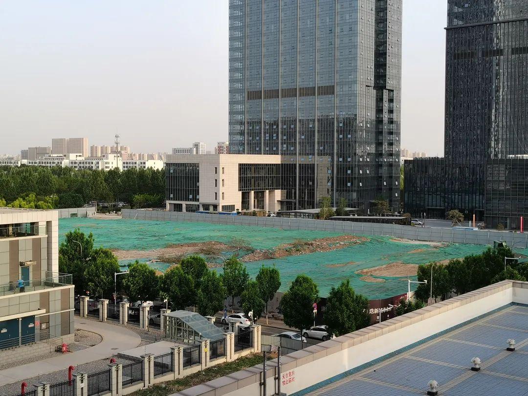 明發(fā)世貿(mào)中心，日常溫馨與友情家庭的故事更新