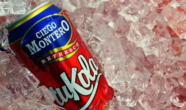 科技浪潮中的暢飲狂歡，最新可樂廣告引領(lǐng)新時代之味