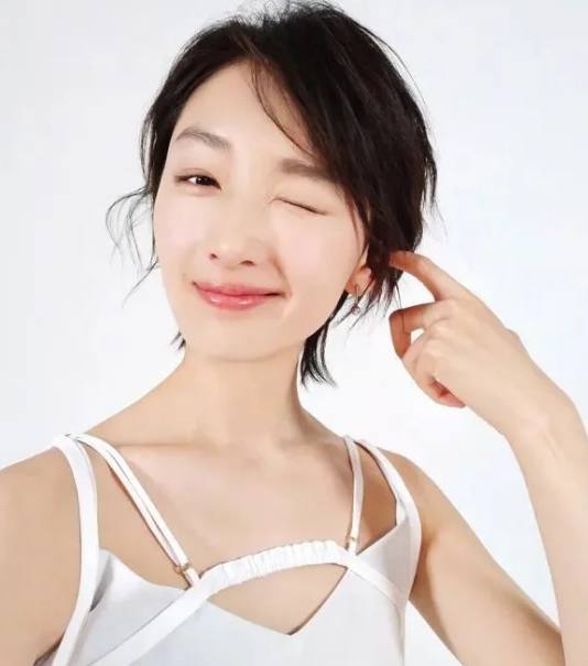 多元審美時代下的獨特魅力，小眼睛明星的魅力風采