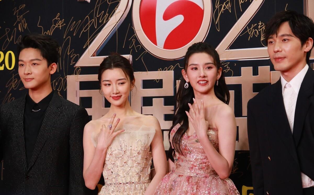 從陰影走向星光，自信力量引領下的黑皮膚女明星成長之路