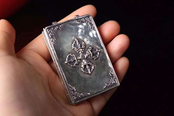 佛牌明星的成長(zhǎng)之路，一路學(xué)習(xí)，自信閃耀