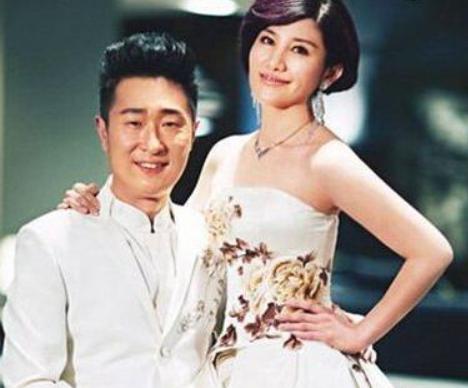 眼睛迷人的男明星魅力無法抗拒！??