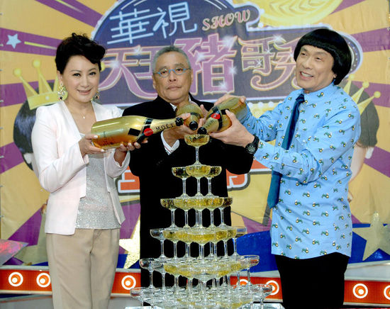 豬哥亮陳亞蘭最新動態(tài)揭秘，小巷美食寶藏大揭秘！