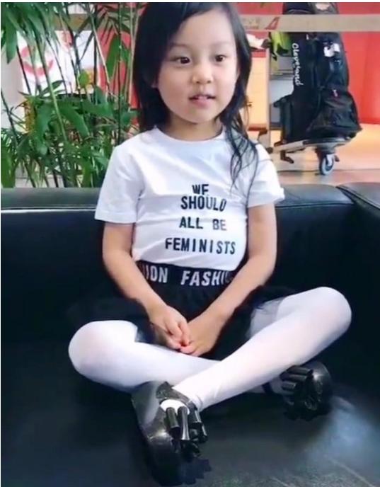李小路女兒近照，自然美景中的探索之旅獨(dú)家曝光