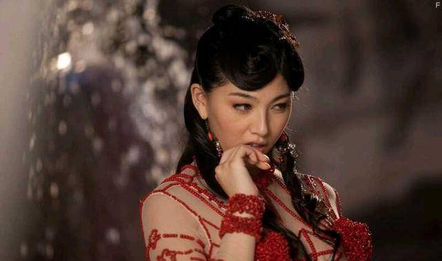 肉蒲團(tuán)女演員的勵志之旅，變化、自信與成就感的探索