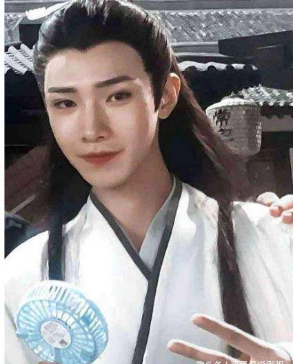 探尋舞臺(tái)與銀幕背后的藝術(shù)之旅，演員視鏡深度解析