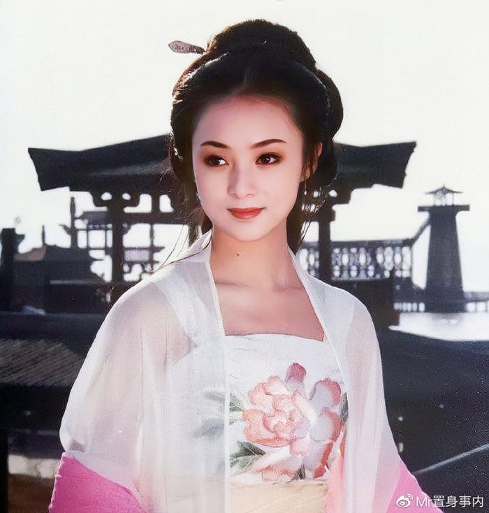 董智芝的表演藝術(shù)之路，如何學(xué)習(xí)表演藝術(shù)并邁向舞臺成功之巔