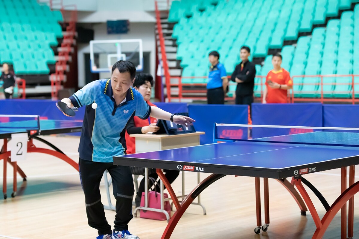 乒乓球比賽，小巷中的精彩乒乓秘境與激烈對(duì)決