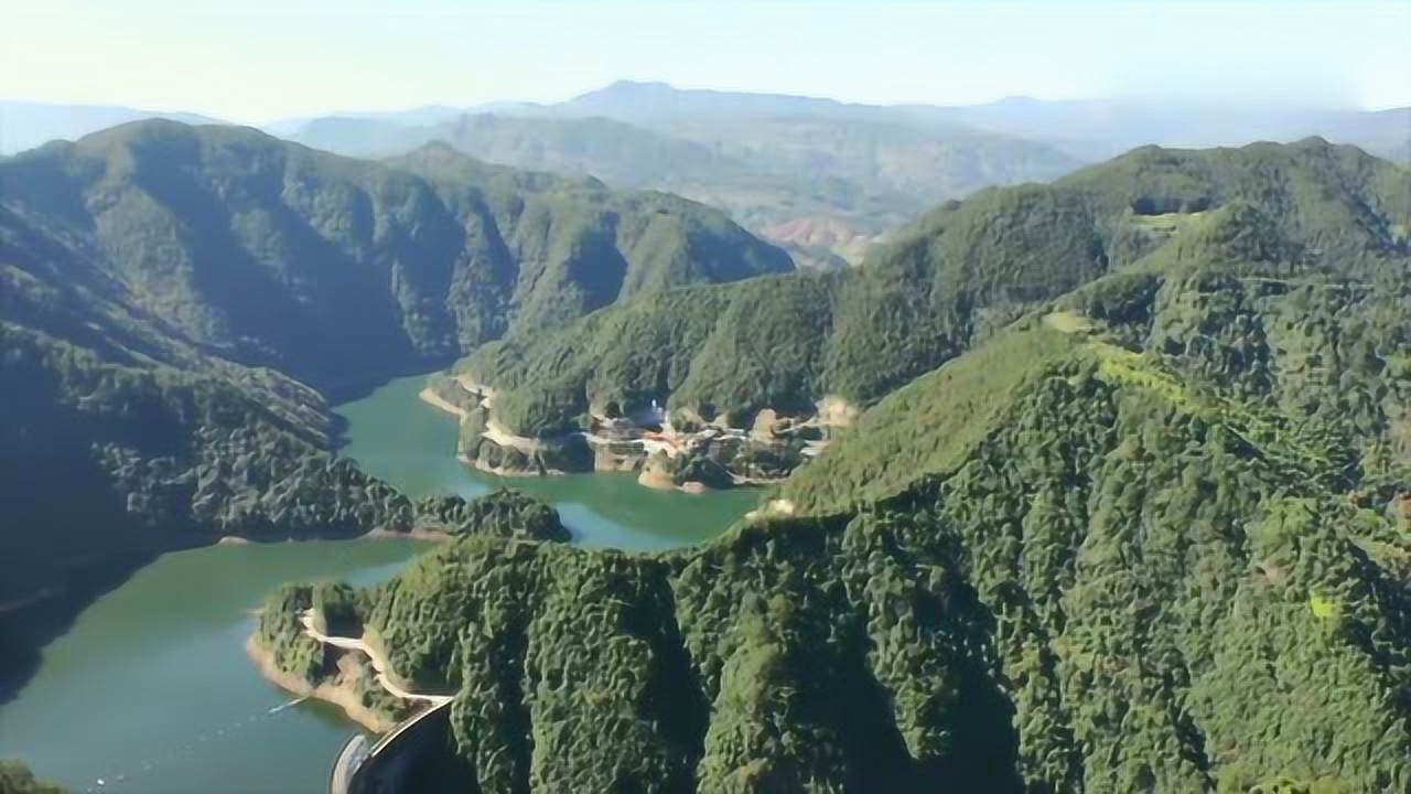 風(fēng)水大師揭秘，墳地選址奧秘與大自然美景的邂逅之旅