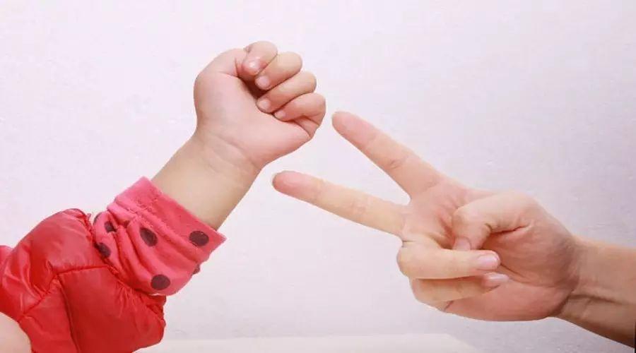 幼兒大班最新趣味手指游戲集錦，玩轉(zhuǎn)手指游戲，快樂成長！