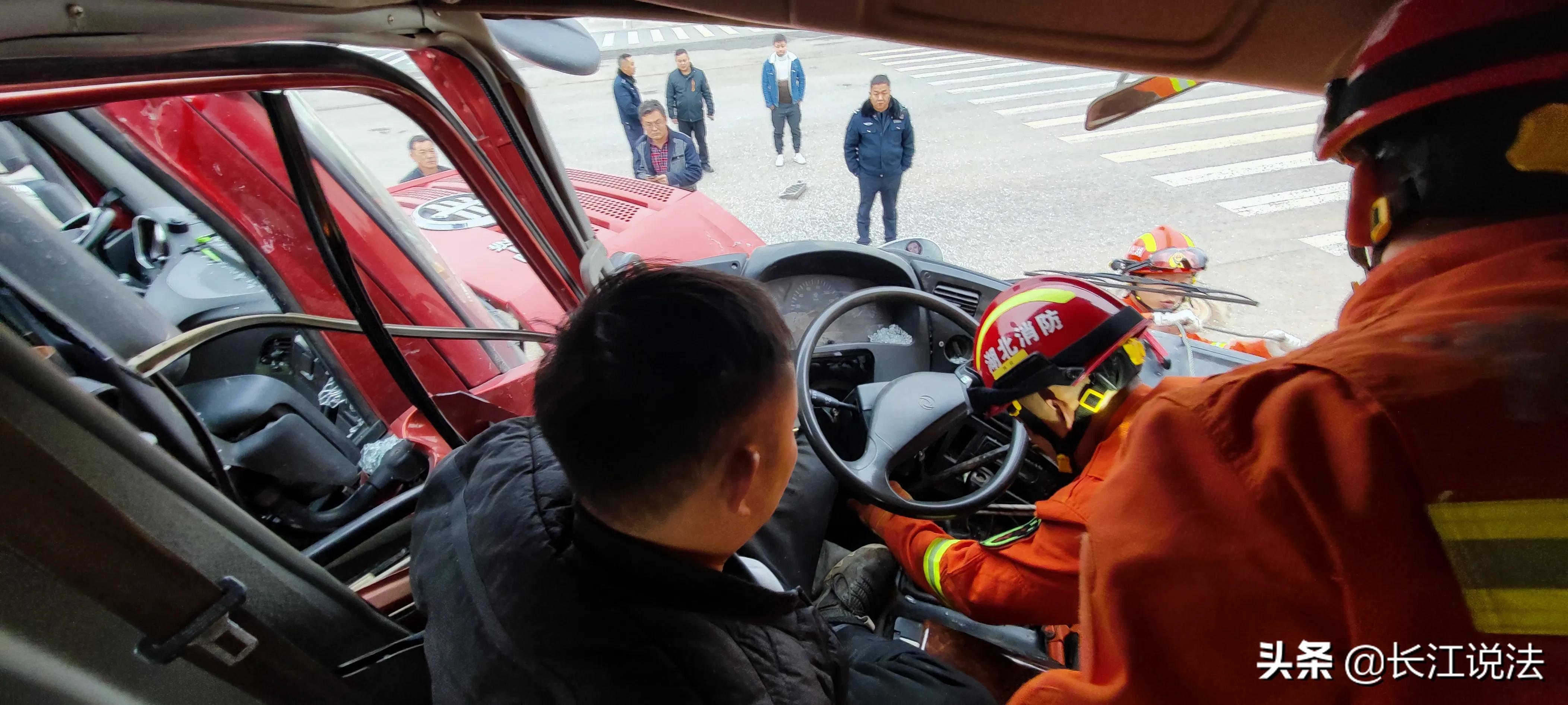 震撼！蘄春再現(xiàn)車禍悲劇，警鐘長鳴——2025最新車禍新聞
