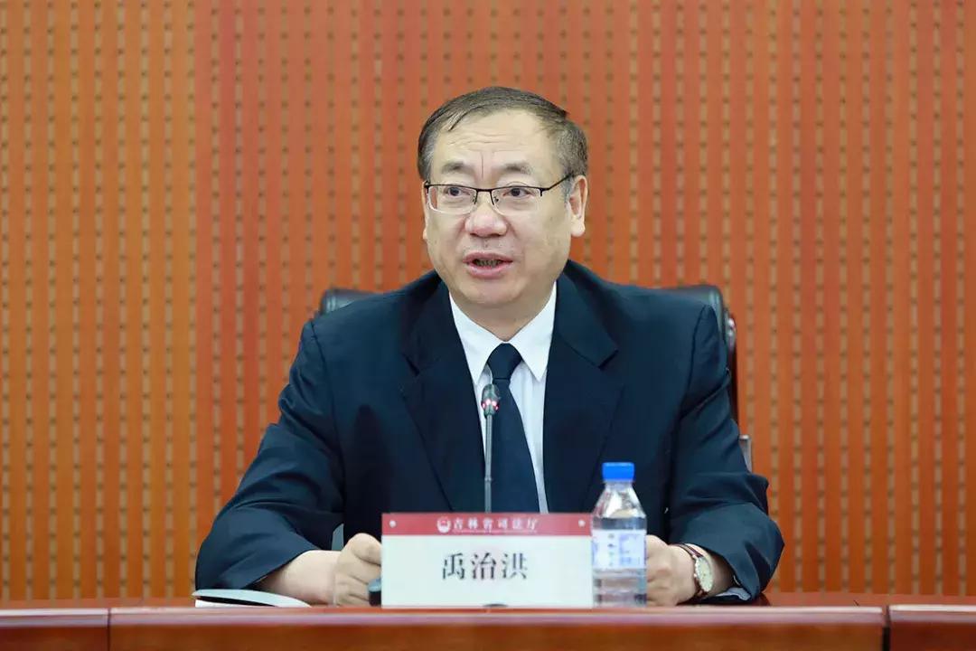 最新視頻廳，友情放映與家的溫馨時光