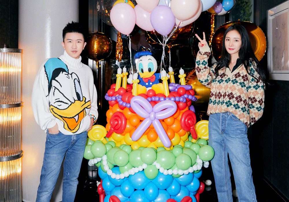 最新生日圖片分享，小巷深處的特色小店，生日探索之旅啟程！