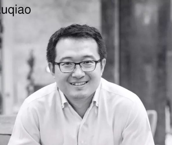 何匡最新女友，變化的力量與自信成就之路的見證者