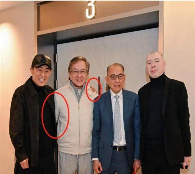 成龍最新動態(tài)揭秘，小巷深處的驚喜探索之旅（2025年）