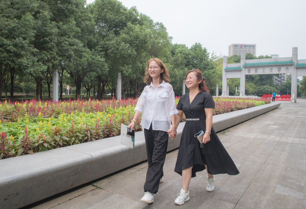 武漢最新溫情，學(xué)習(xí)之光，照亮未來希望之路